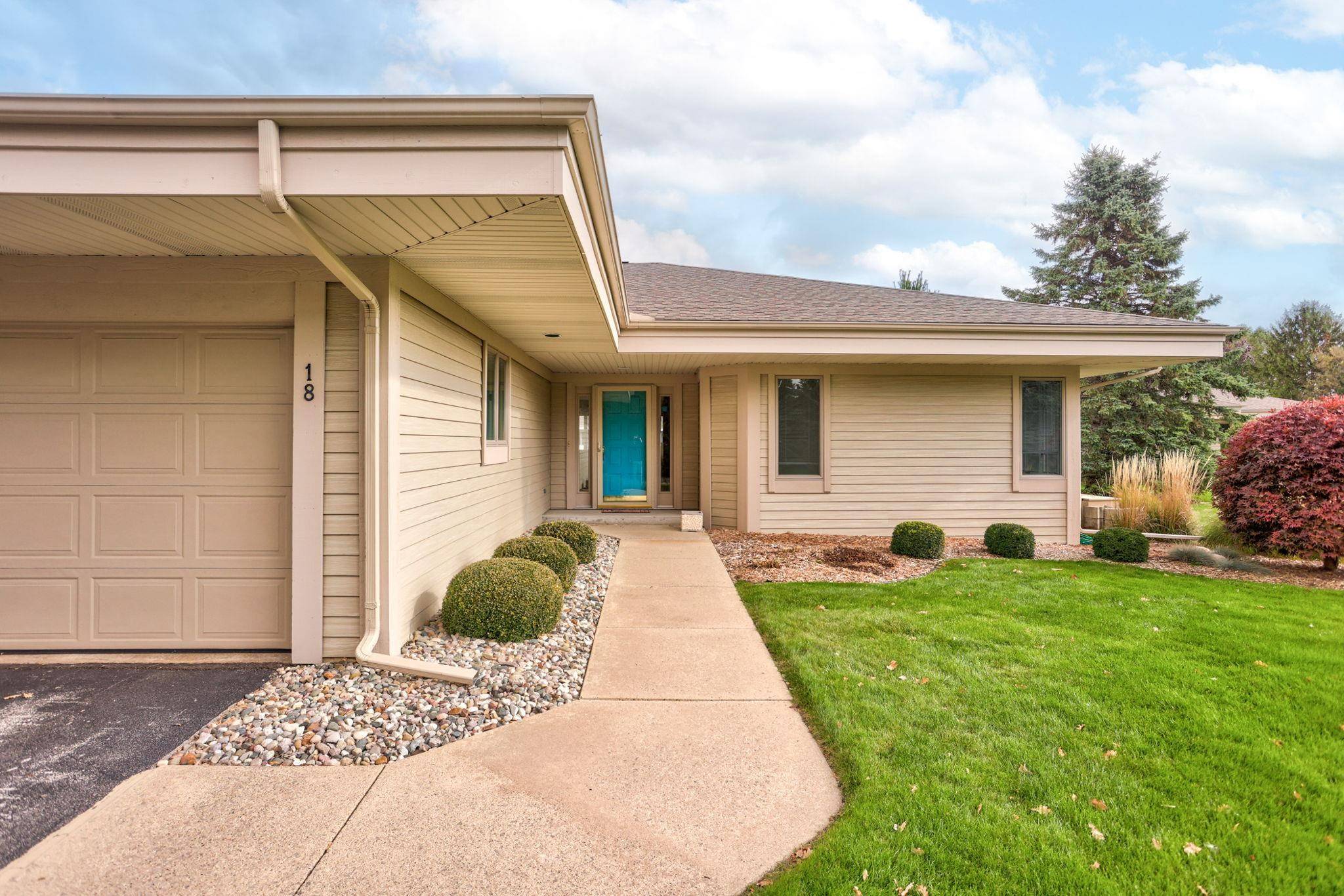 Saginaw, MI 48609,848 Windrush Court