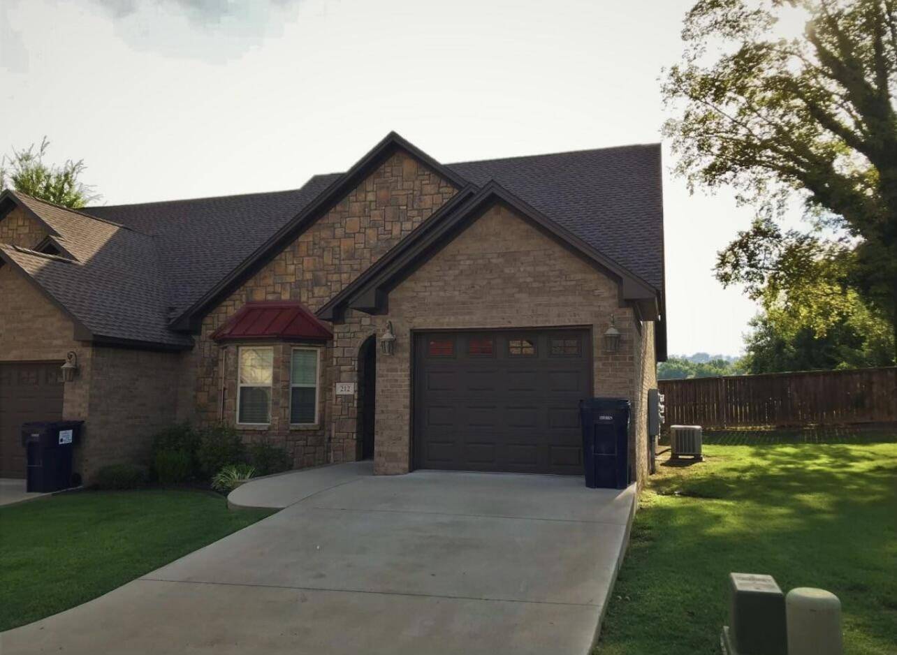 Russellville, AR 72801,216 Cobblestone Court