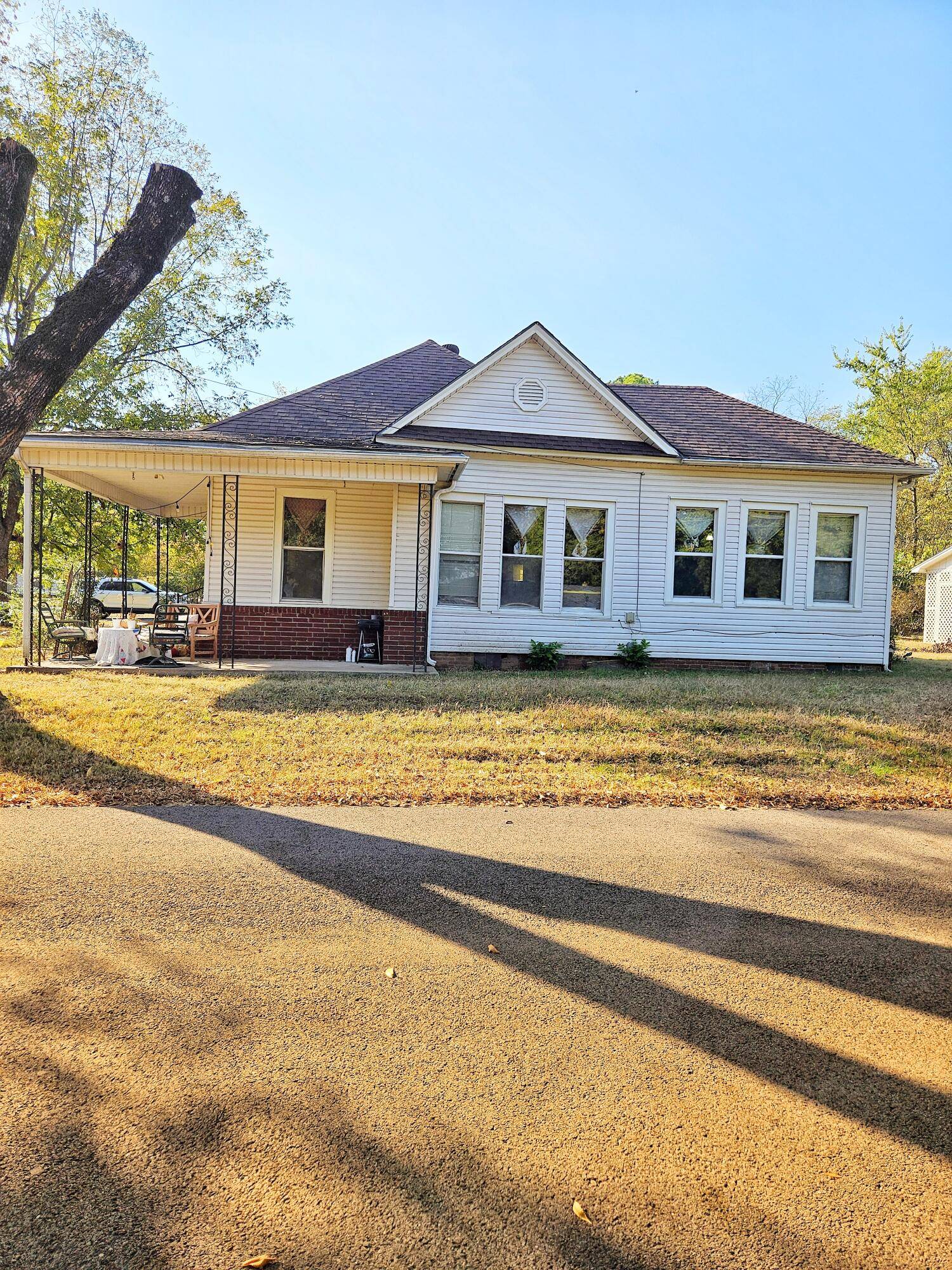 Atkins, AR 72823,305 NE 5th Street