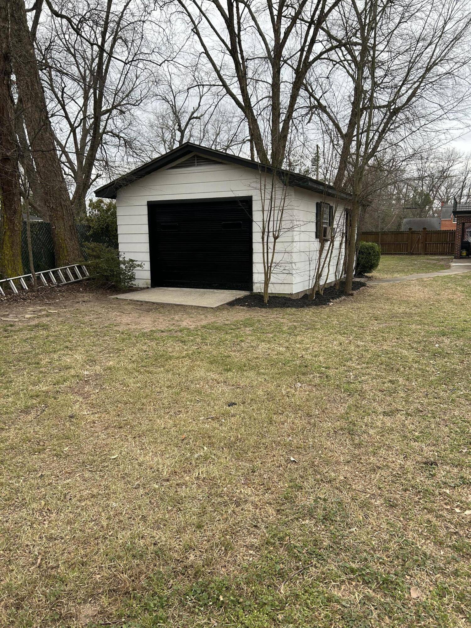 Dardanelle, AR 72834,816 N 2nd Street