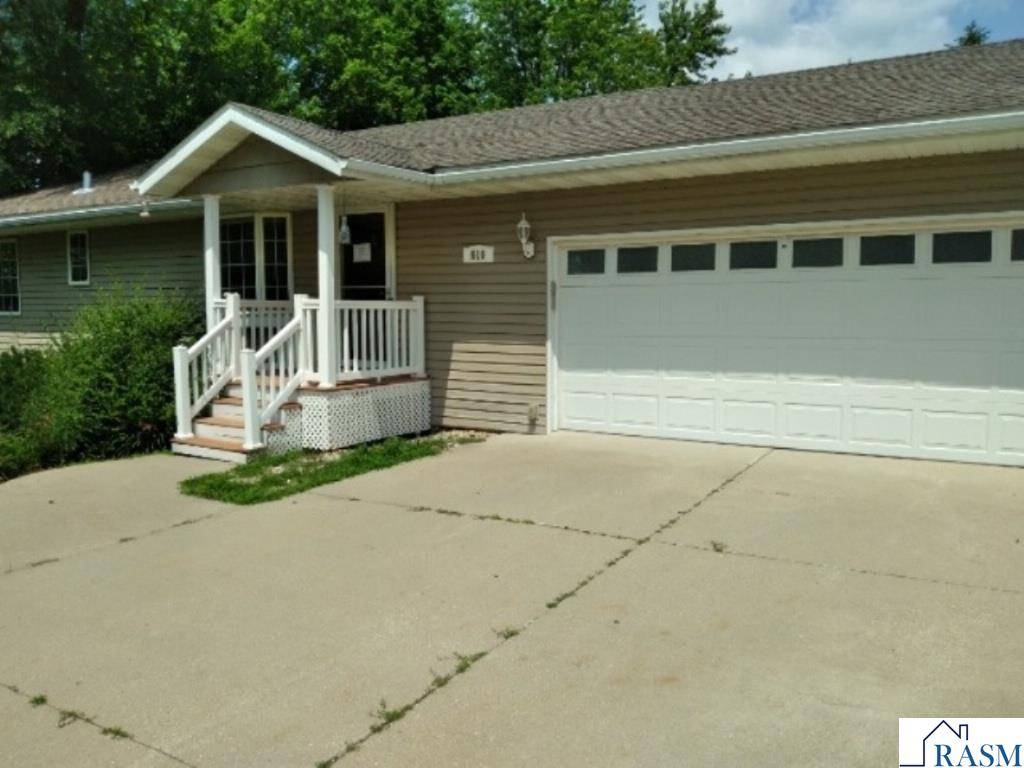Janesville, MN 56048,610 W Grove Street