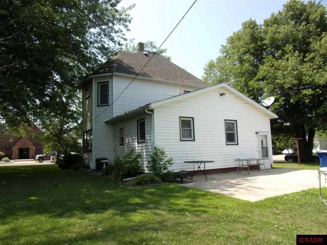 Comfrey, MN 56019,212 N Field Street