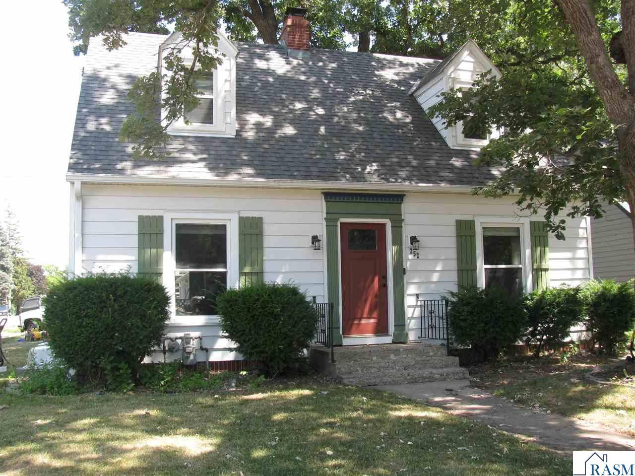 Lake Crystal, MN 56055,252 N Main Street