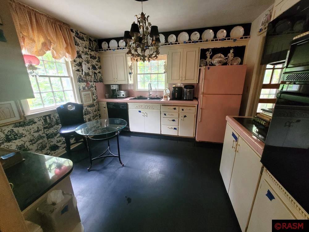 Winthrop, MN 55396,905 N Carver Street