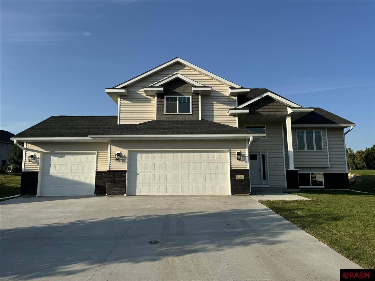 Mankato, MN 56001,108 Ella Court