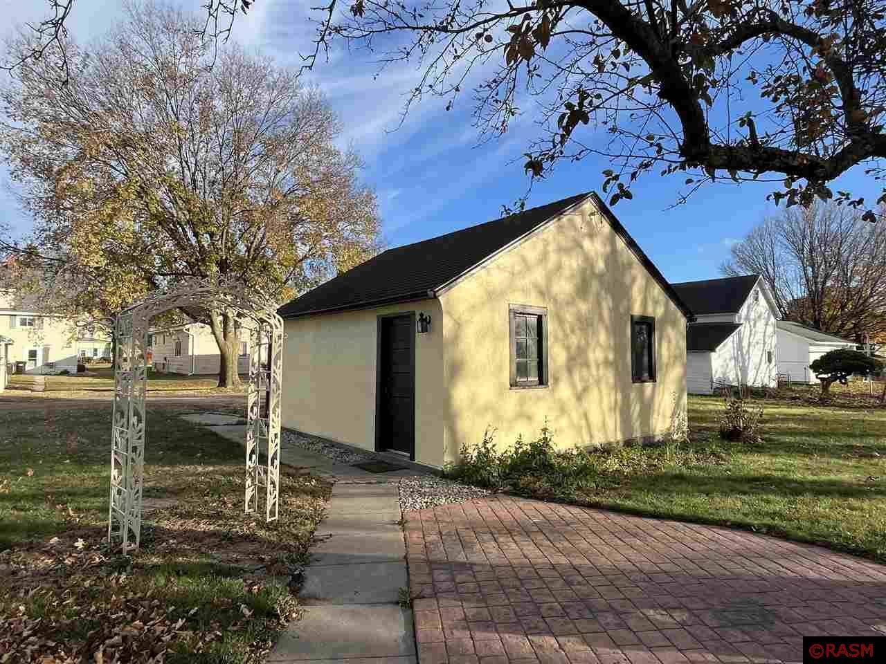 St. James, MN 56081,718 N 6th Street