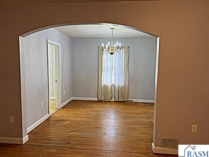 Bricelyn, MN 56014,408 N State Street