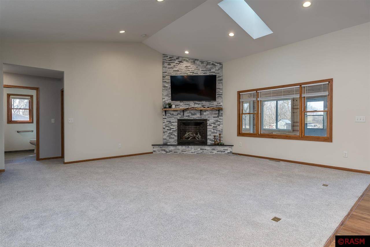 Kasota, MN 56050,48320 Prairie Cove Road