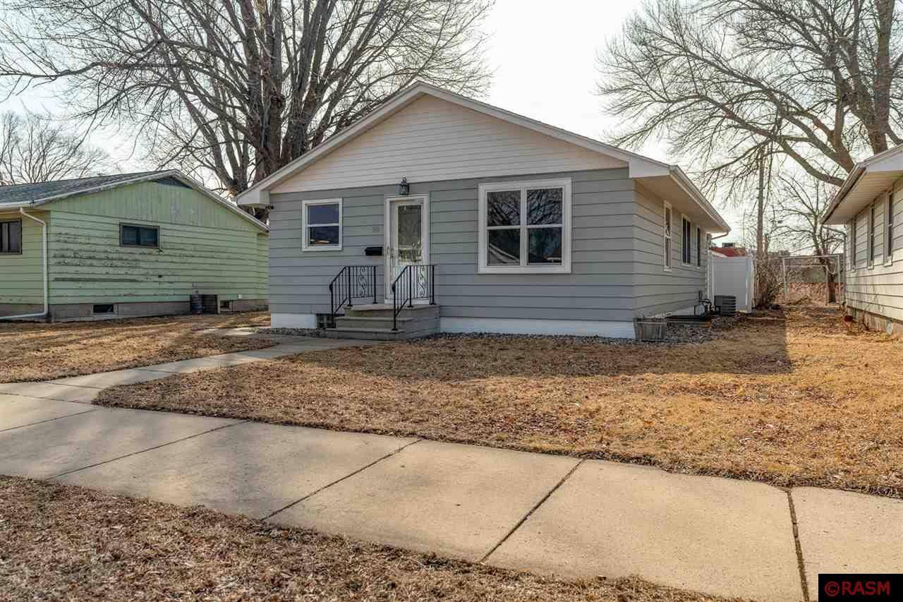 Sleepy Eye, MN 56085,509 SE Summit Street