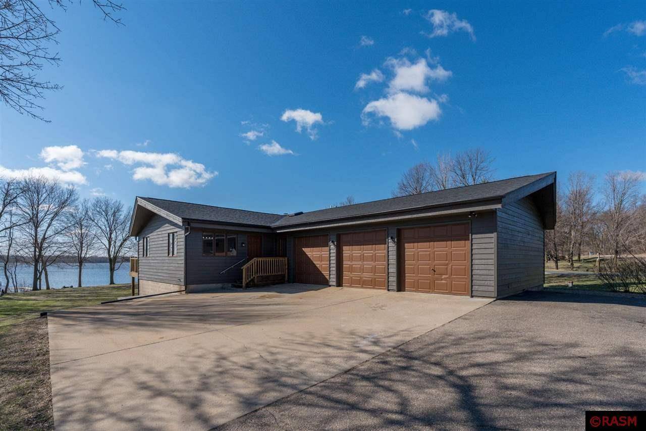 Faribault, MN 55021,4110 Wells Lake Court