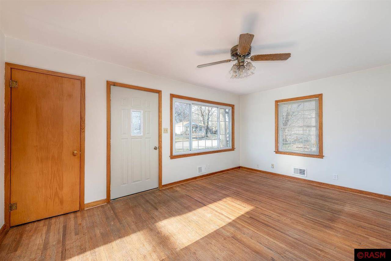 Lake Crystal, MN 56055,731 E Prince Street