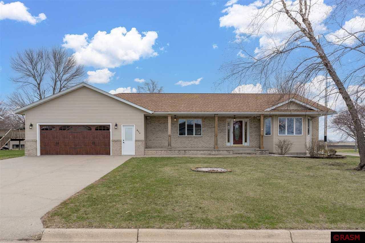 Lake Crystal, MN 56055,624 E Nathan Street