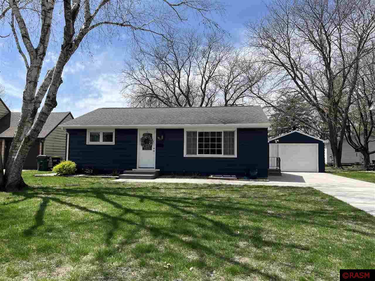 St. James, MN 56081,914 S 3rd Street