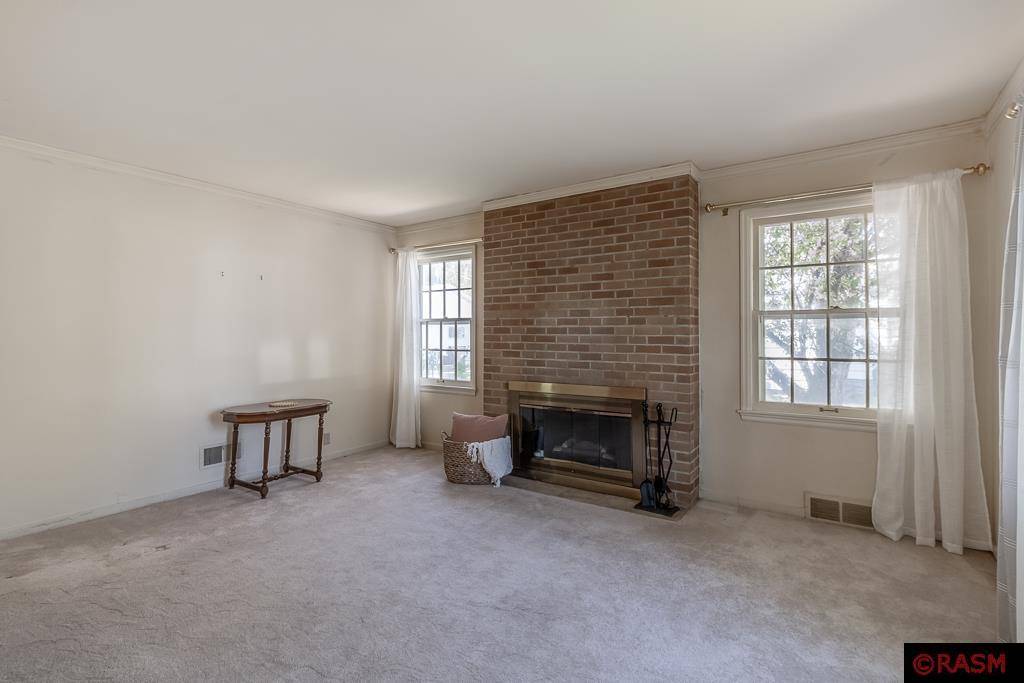 North Mankato, MN 56003,517 Garfield Avenue