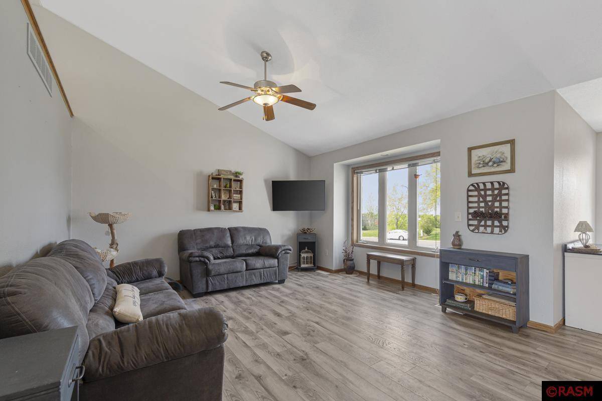 Le Sueur, MN 56058,324 Cedar Trail Drive
