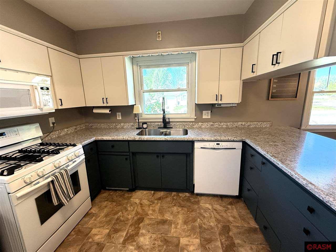 New Ulm, MN 56073,24 Hazelwood Avenue