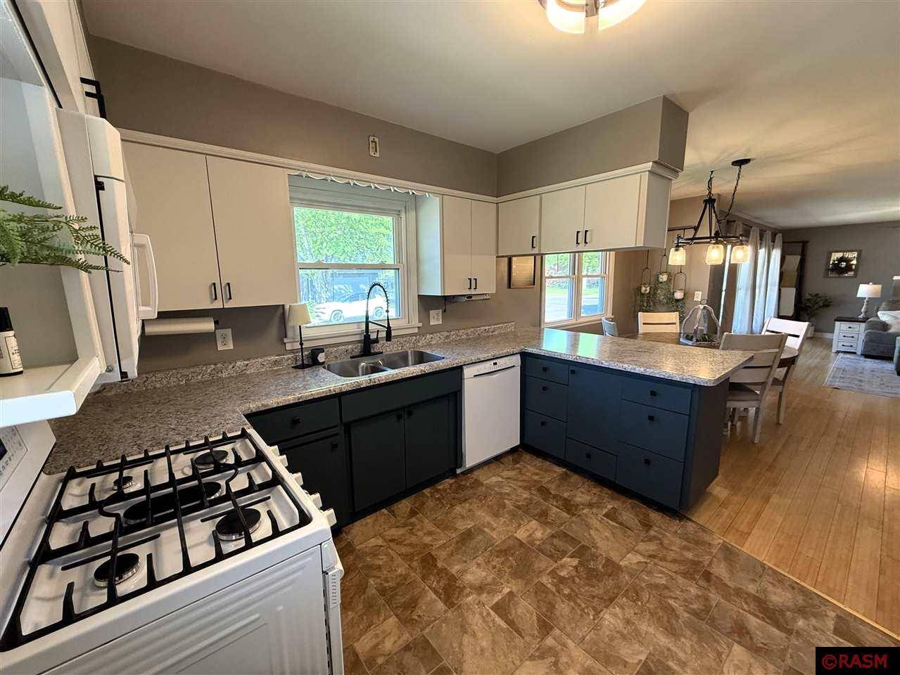 New Ulm, MN 56073,24 Hazelwood Avenue