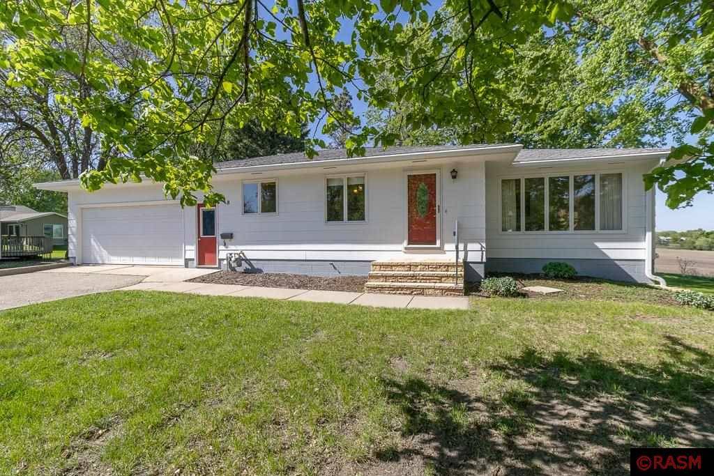 Le Center, MN 56057,468 E Washington Street