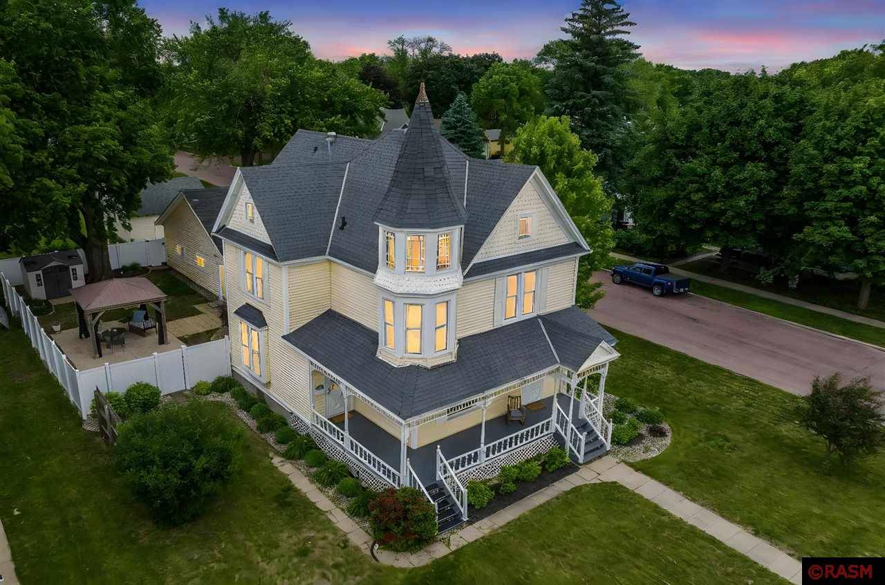 St. James, MN 56081,821 N Armstrong Boulevard