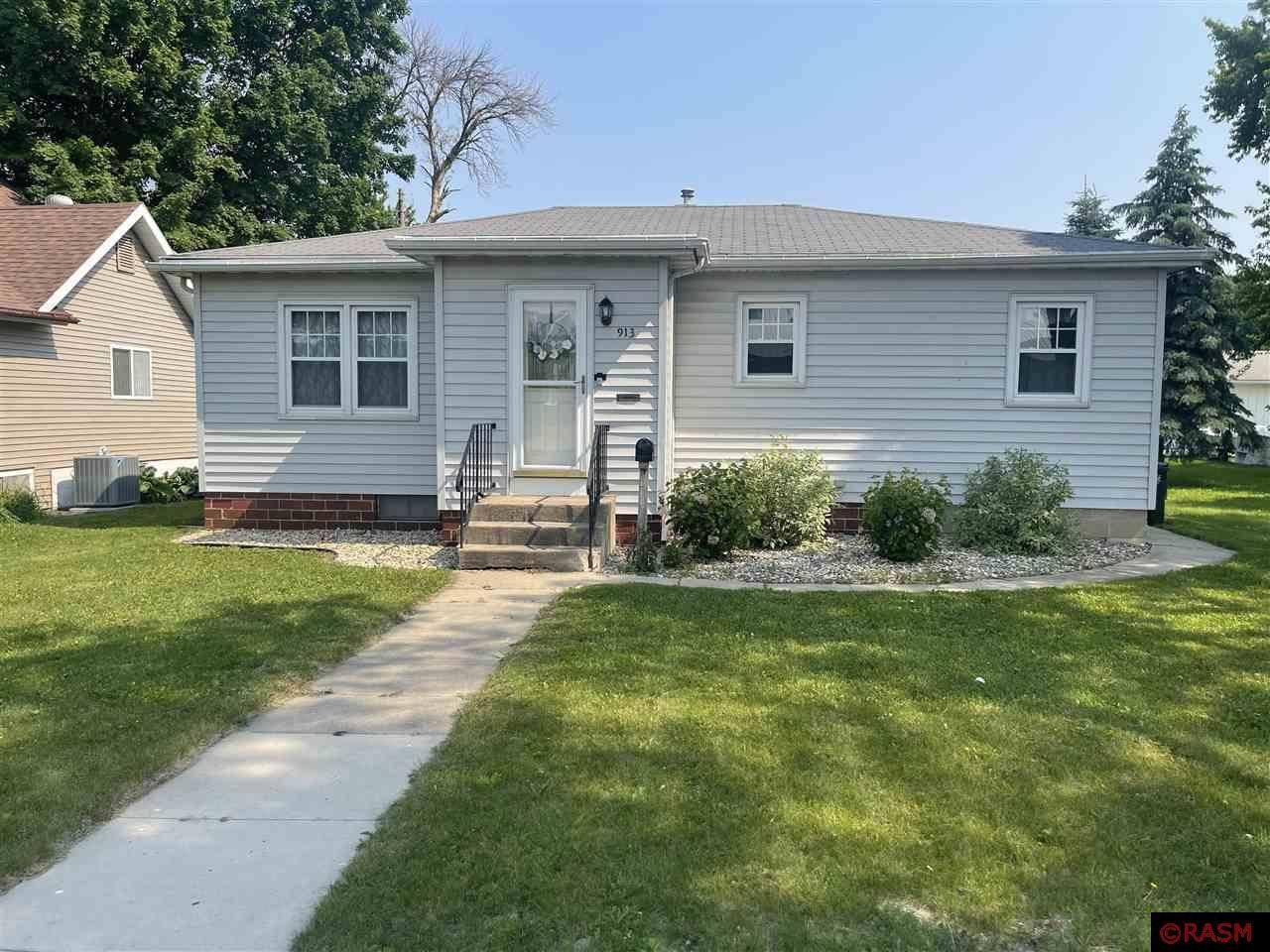 St. James, MN 56081,913 N Weston Avenue