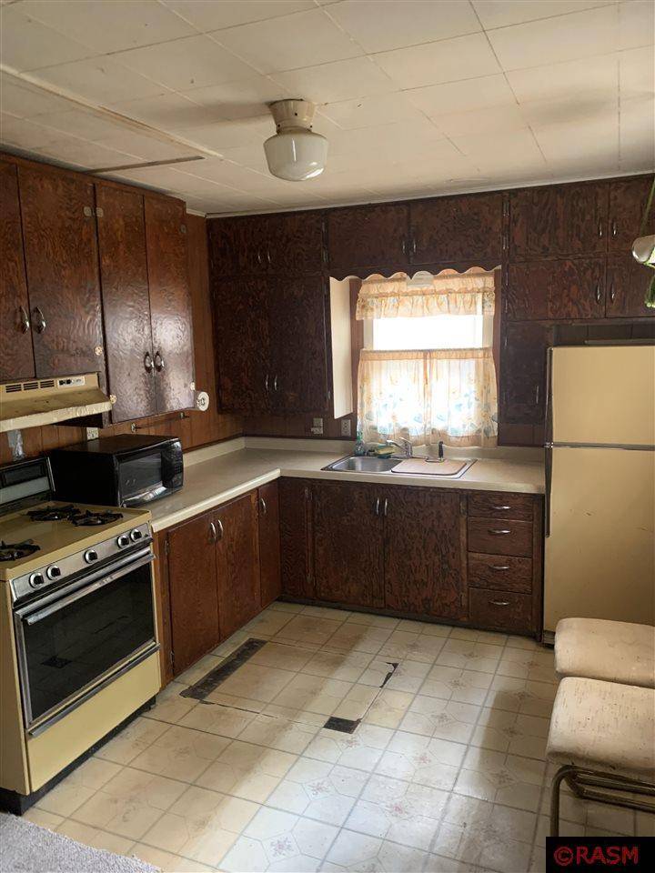 Mankato, MN 56001,811 Lehillier Street