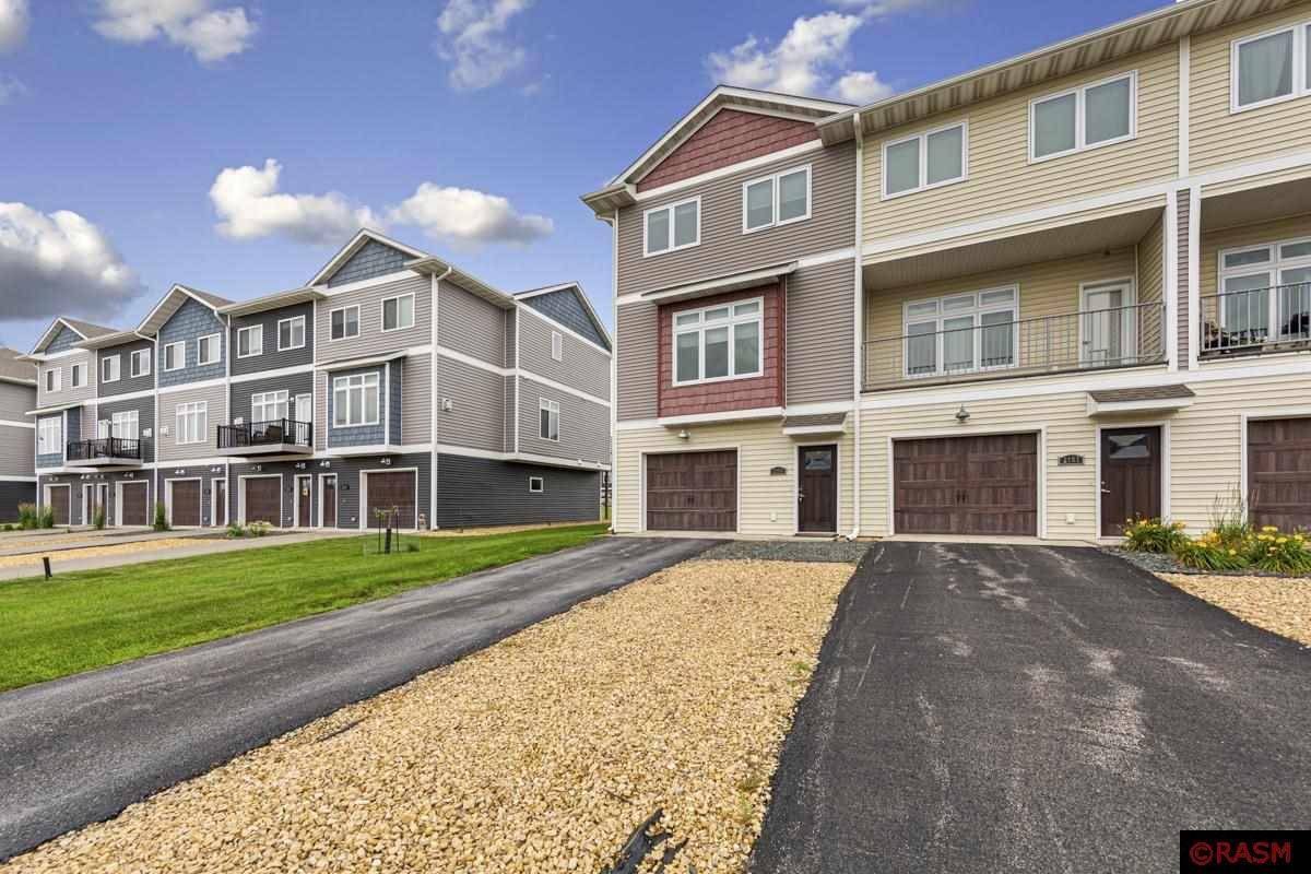 North Mankato, MN 56003,2155 Rolling Green Lane