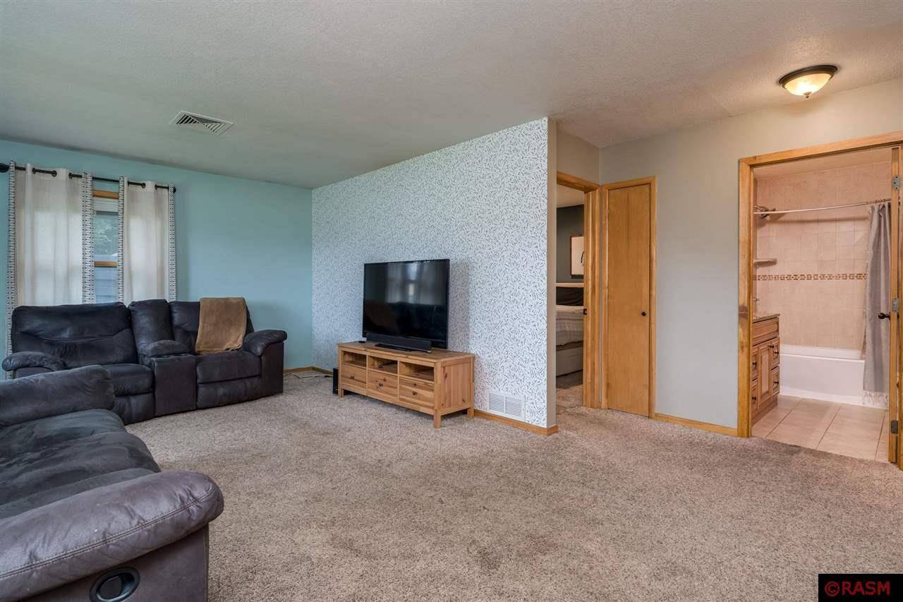 Lake Crystal, MN 56055,749 E Blue Earth Street