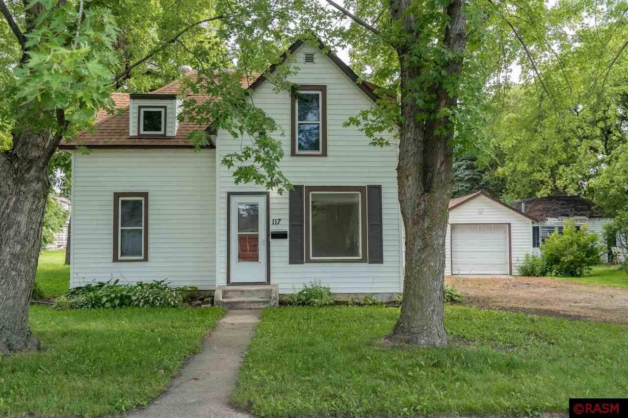 Madelia, MN 56062,117 2nd St SW