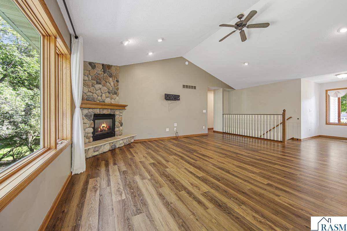 Mankato, MN 56001,216 South Brook Circle