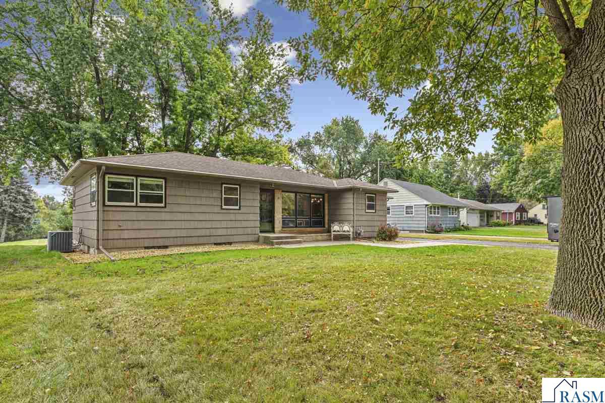 Mankato, MN 56001,19 Skyline Drive