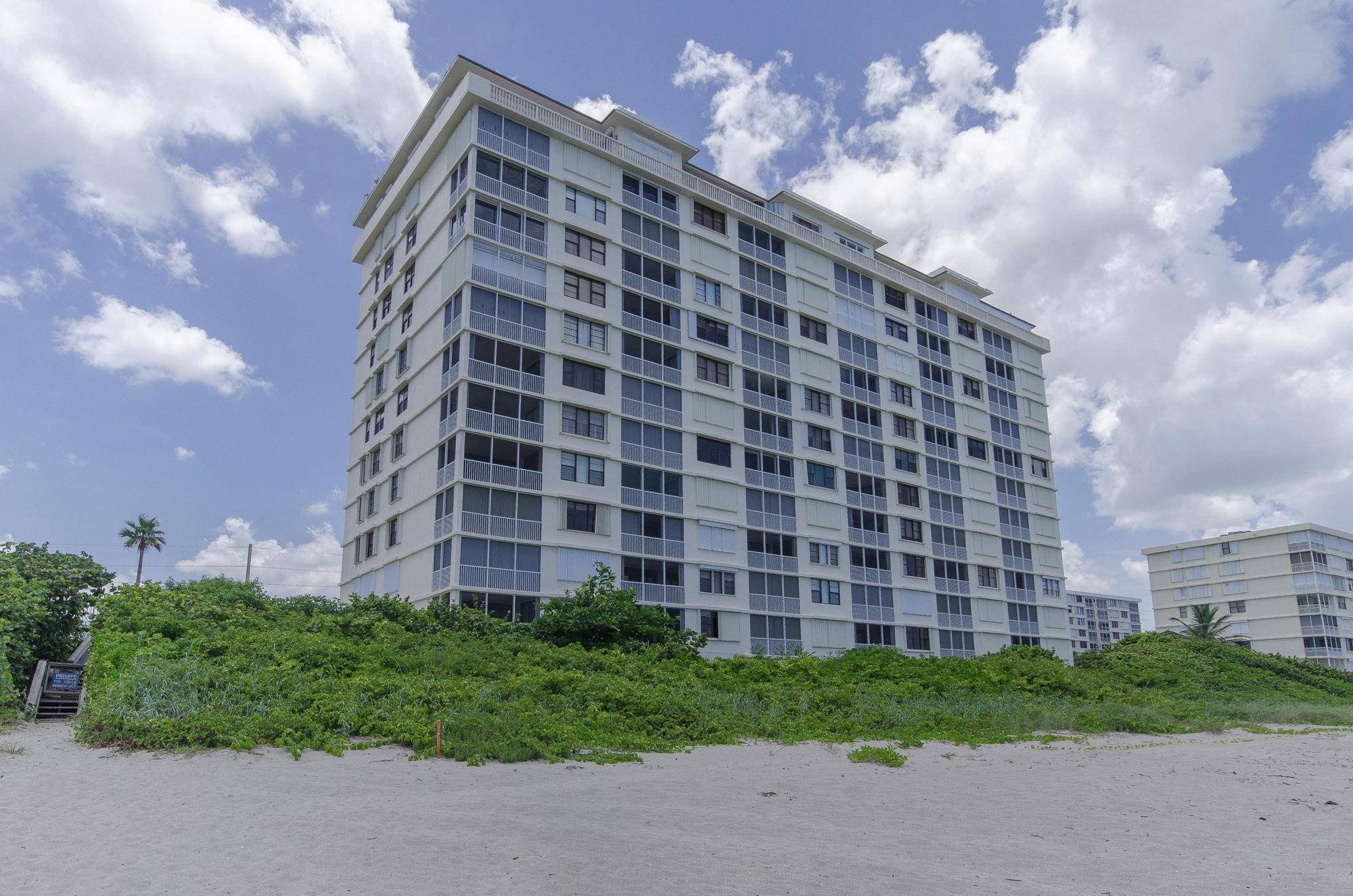 Juno Beach, FL 33408,840 Ocean DR 104