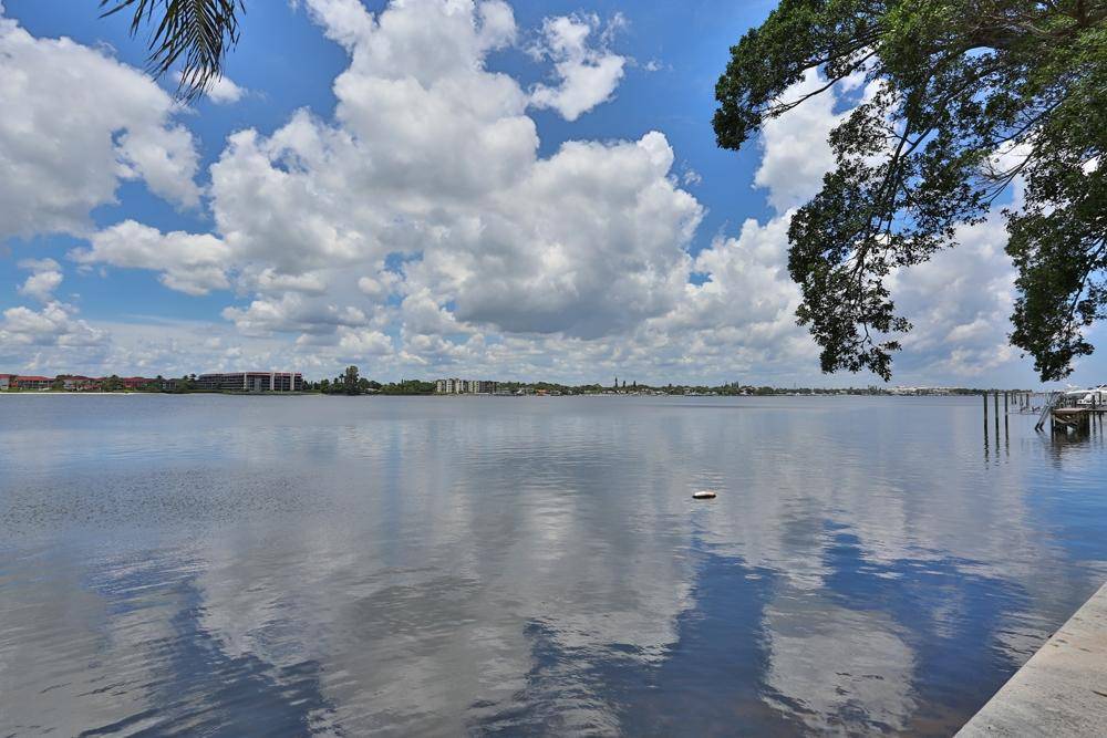 Manalapan, FL 33462,1245 Lands End RD