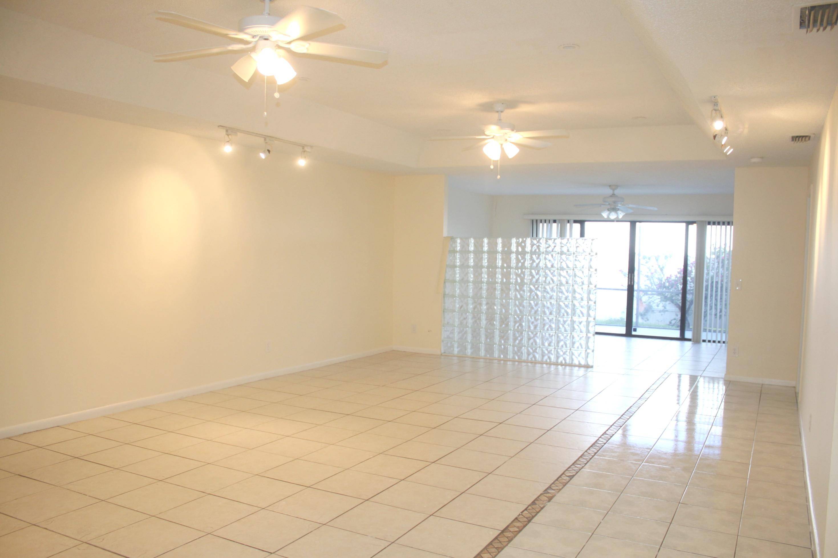 West Palm Beach, FL 33417,4576 Brook DR