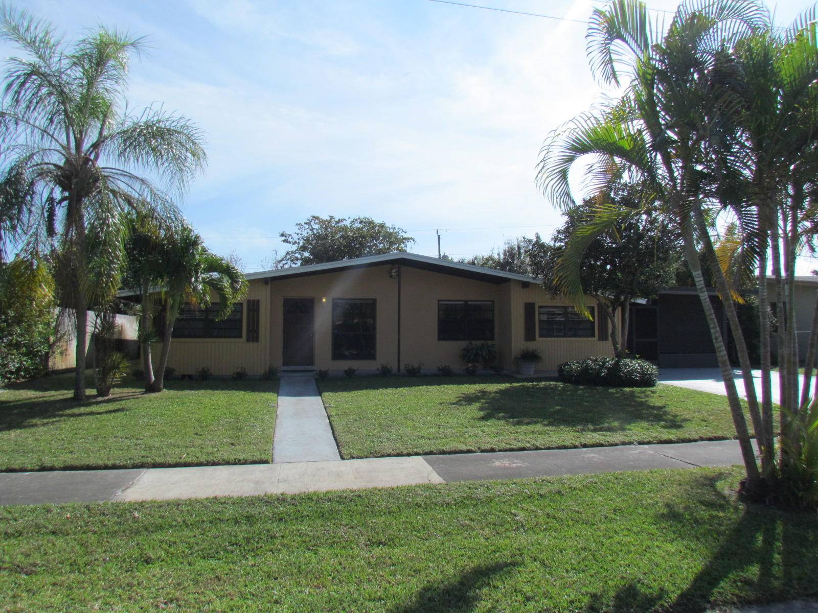 Lantana, FL 33462,912 W Branch ST