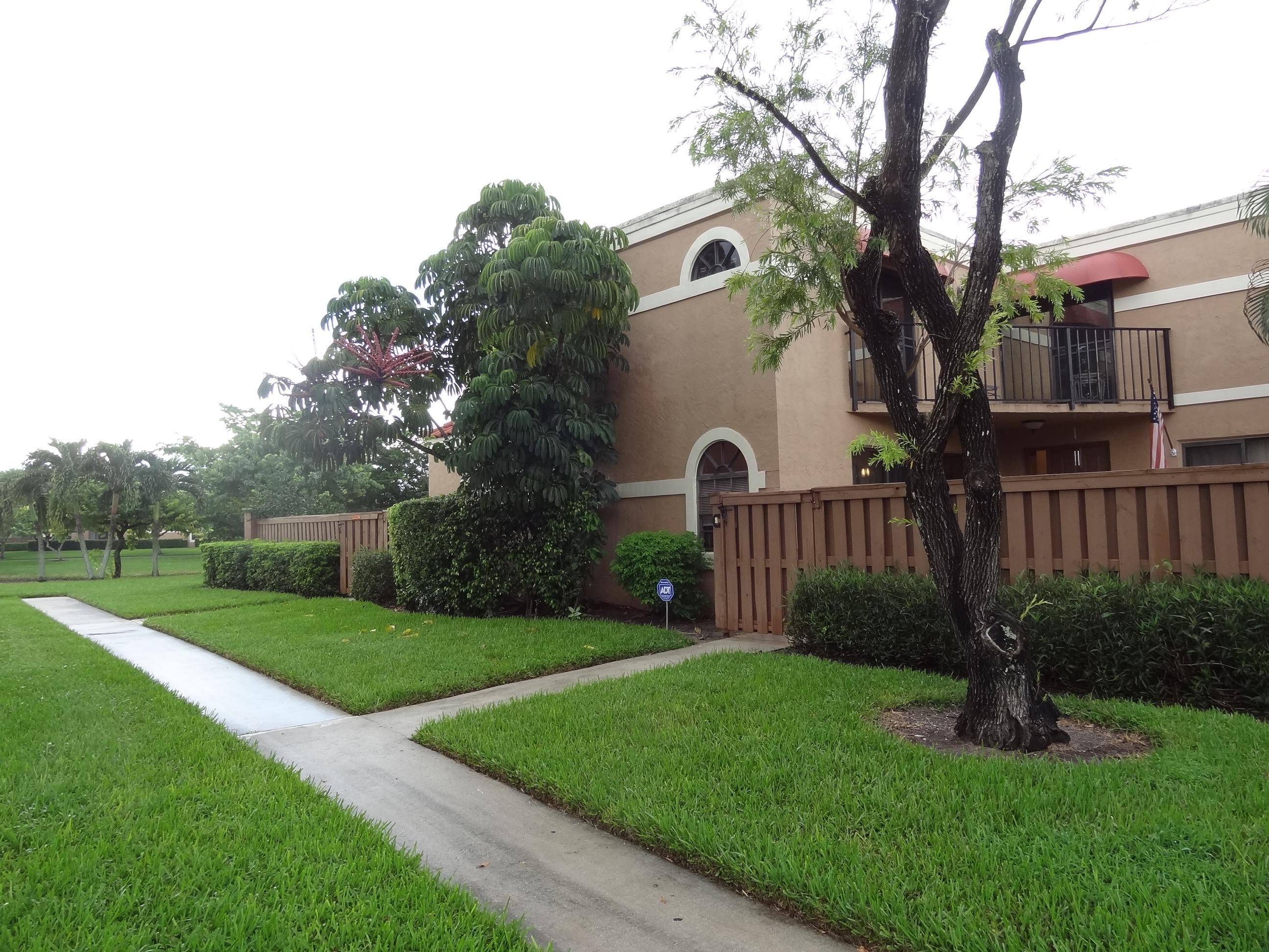 Boca Raton, FL 33433,8074 Severn DR C