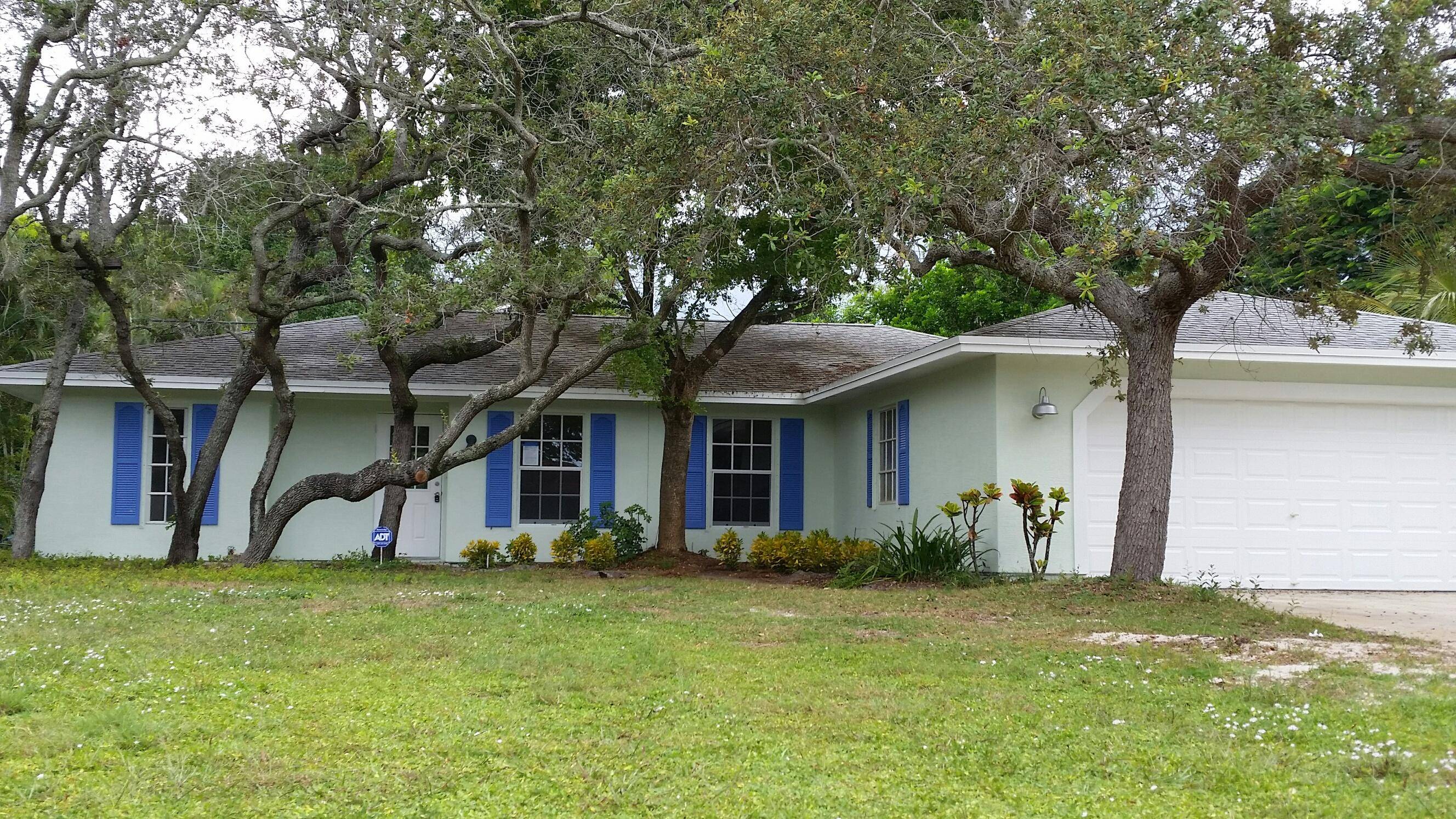 Stuart, FL 34997,814 SE Madison AVE