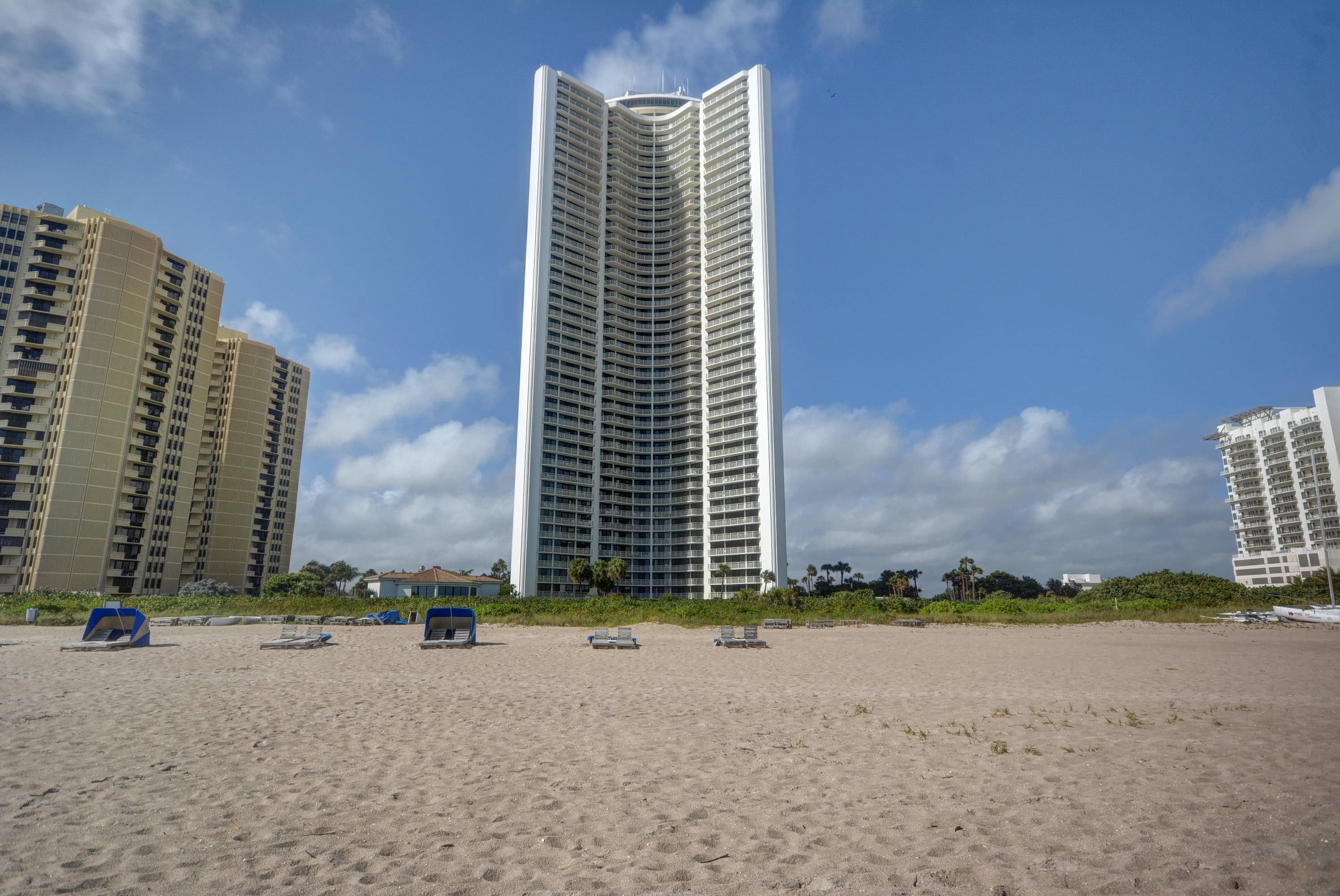 Singer Island, FL 33404,3000 N Ocean DR 25a