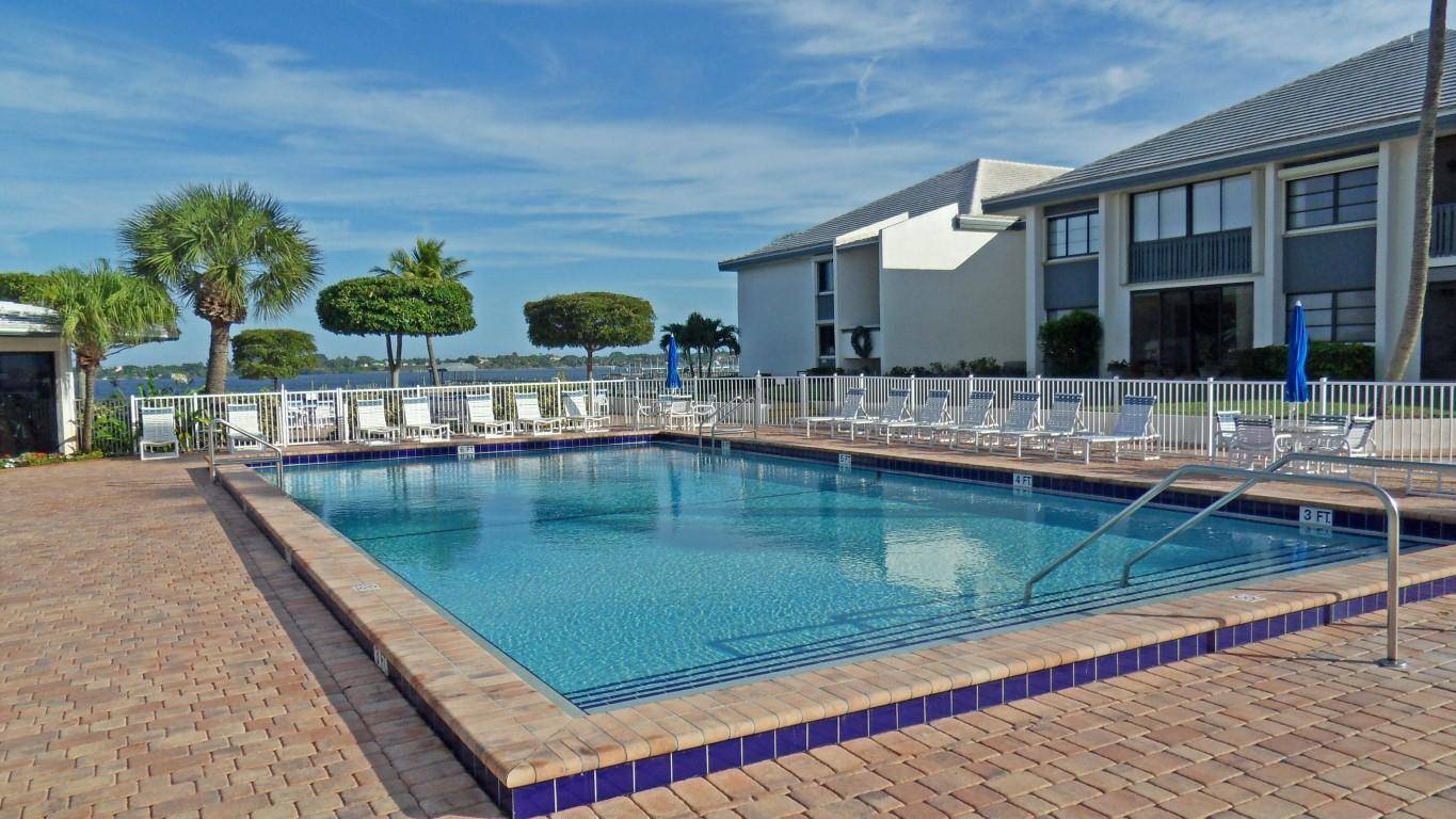 Stuart, FL 34996,175 SE Saint Lucie BLVD B-72