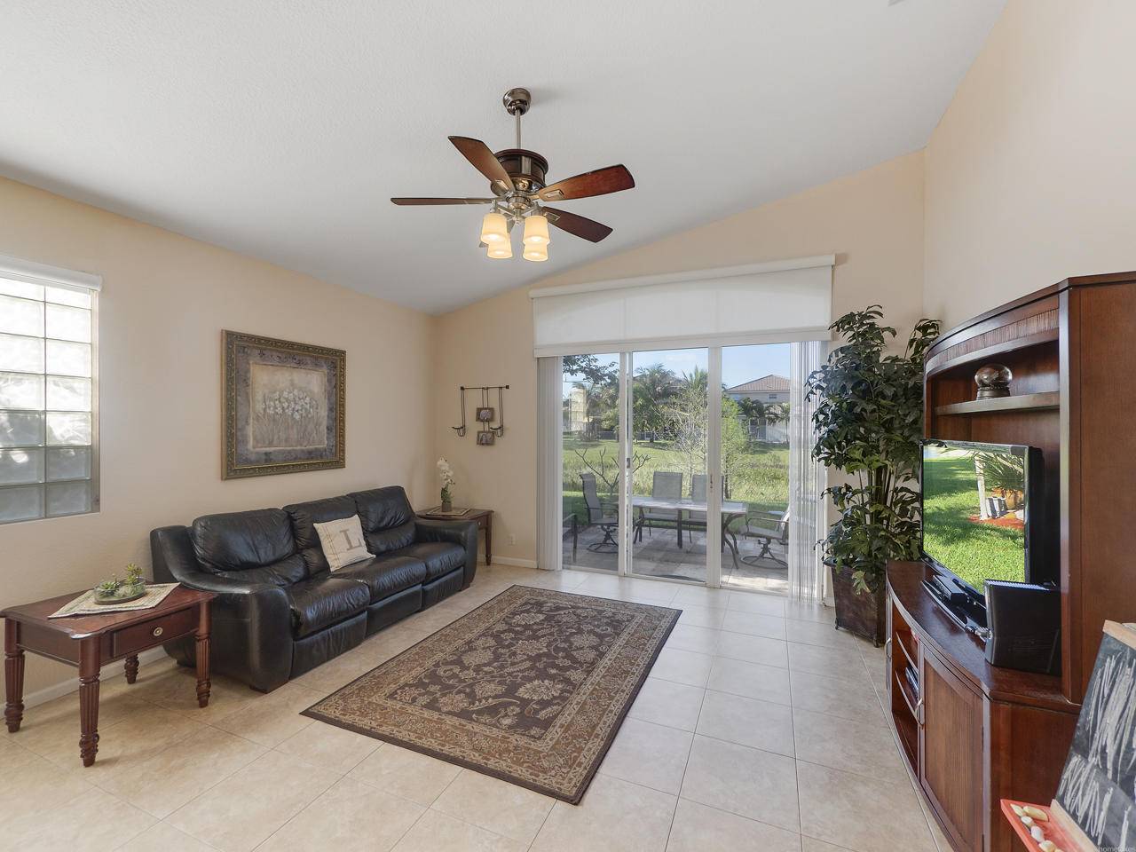 Lake Worth, FL 33463,6893 Carolyn WAY