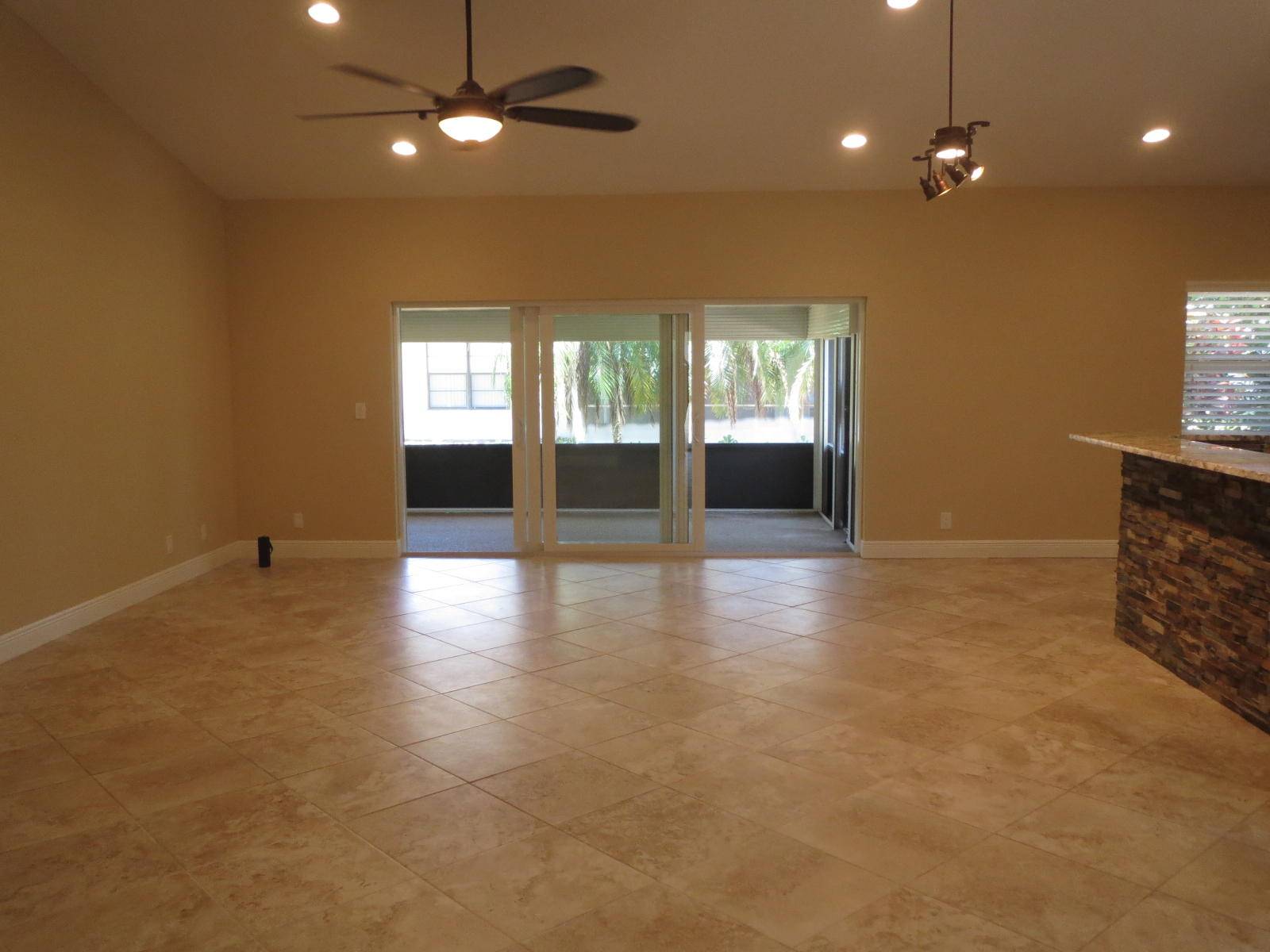 Lake Worth, FL 33467,8275 E Whitewood CV