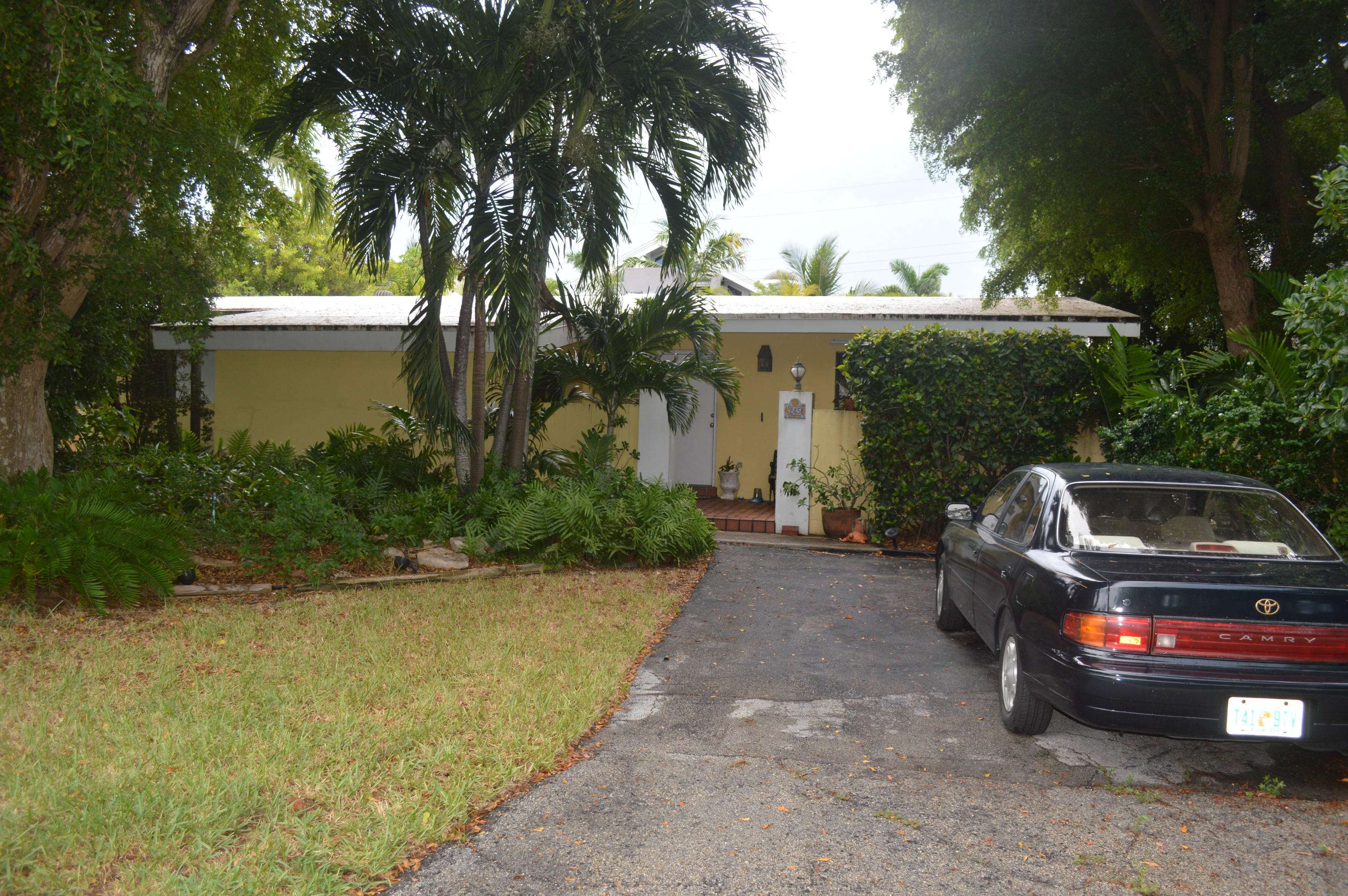 Key Biscayne, FL 33149,245 Buttonwood DR