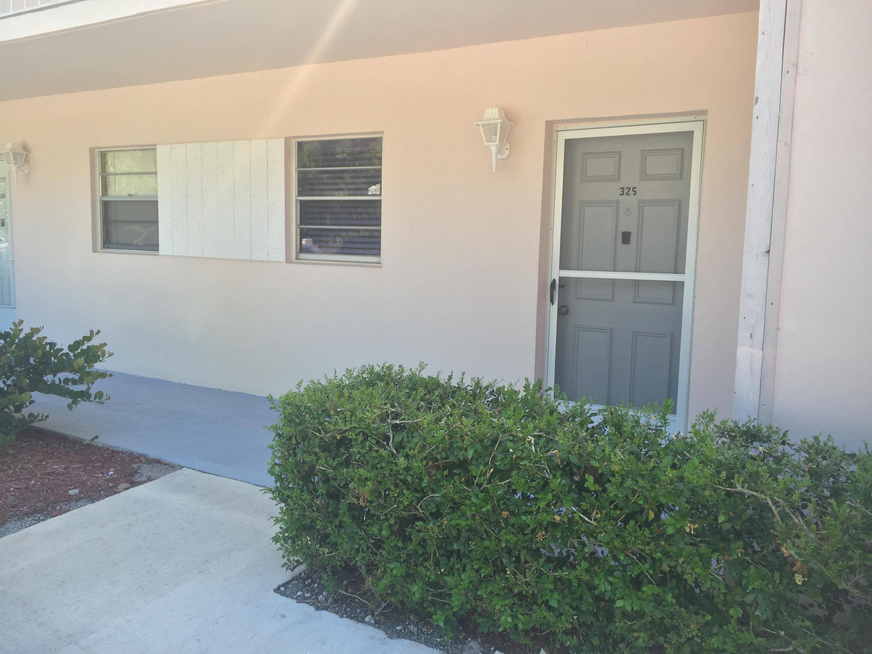 Tequesta, FL 33469,18081 SE Country Club DR 33-325