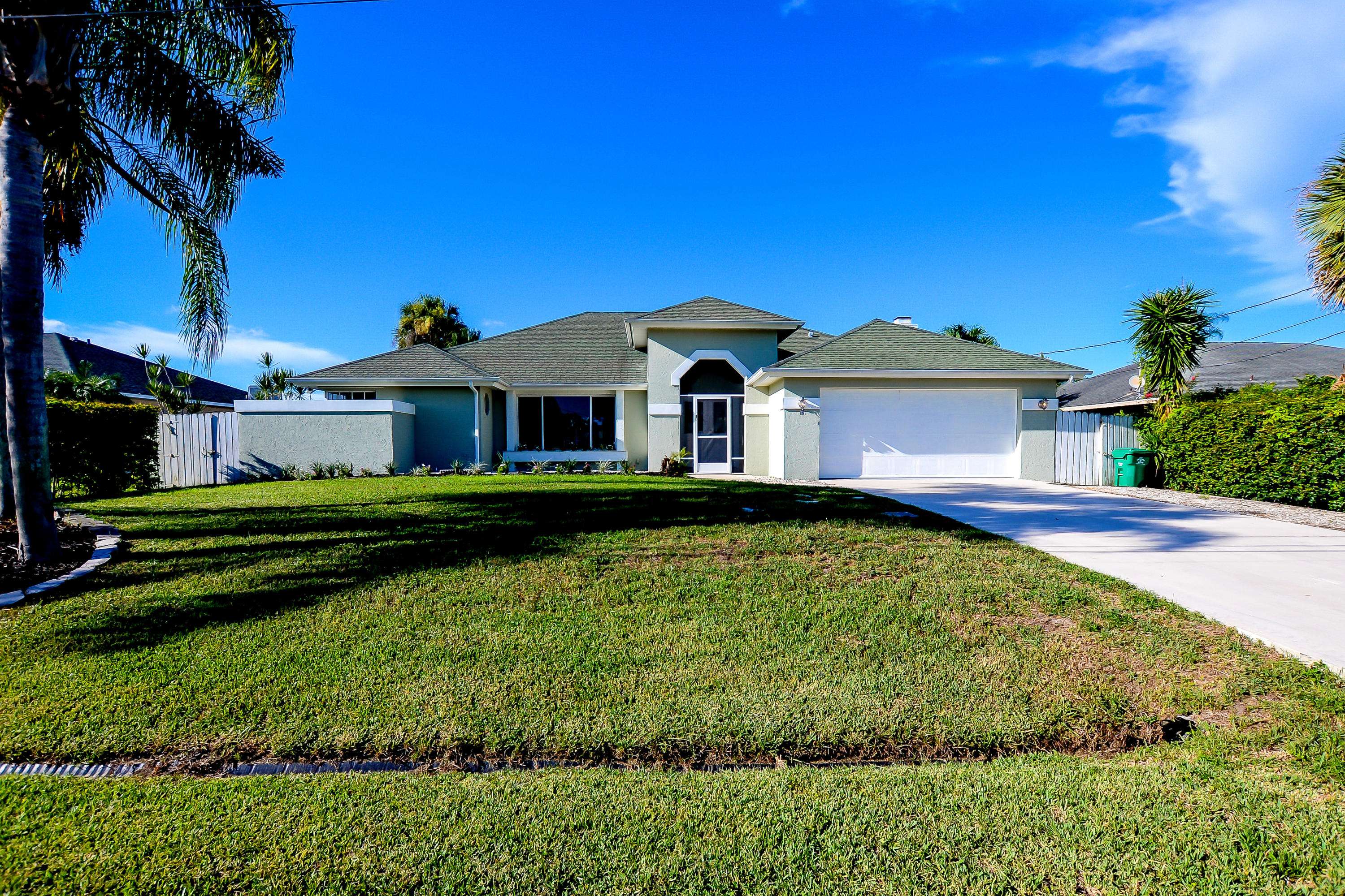 Port Saint Lucie, FL 34953,933 SW Abingdon AVE