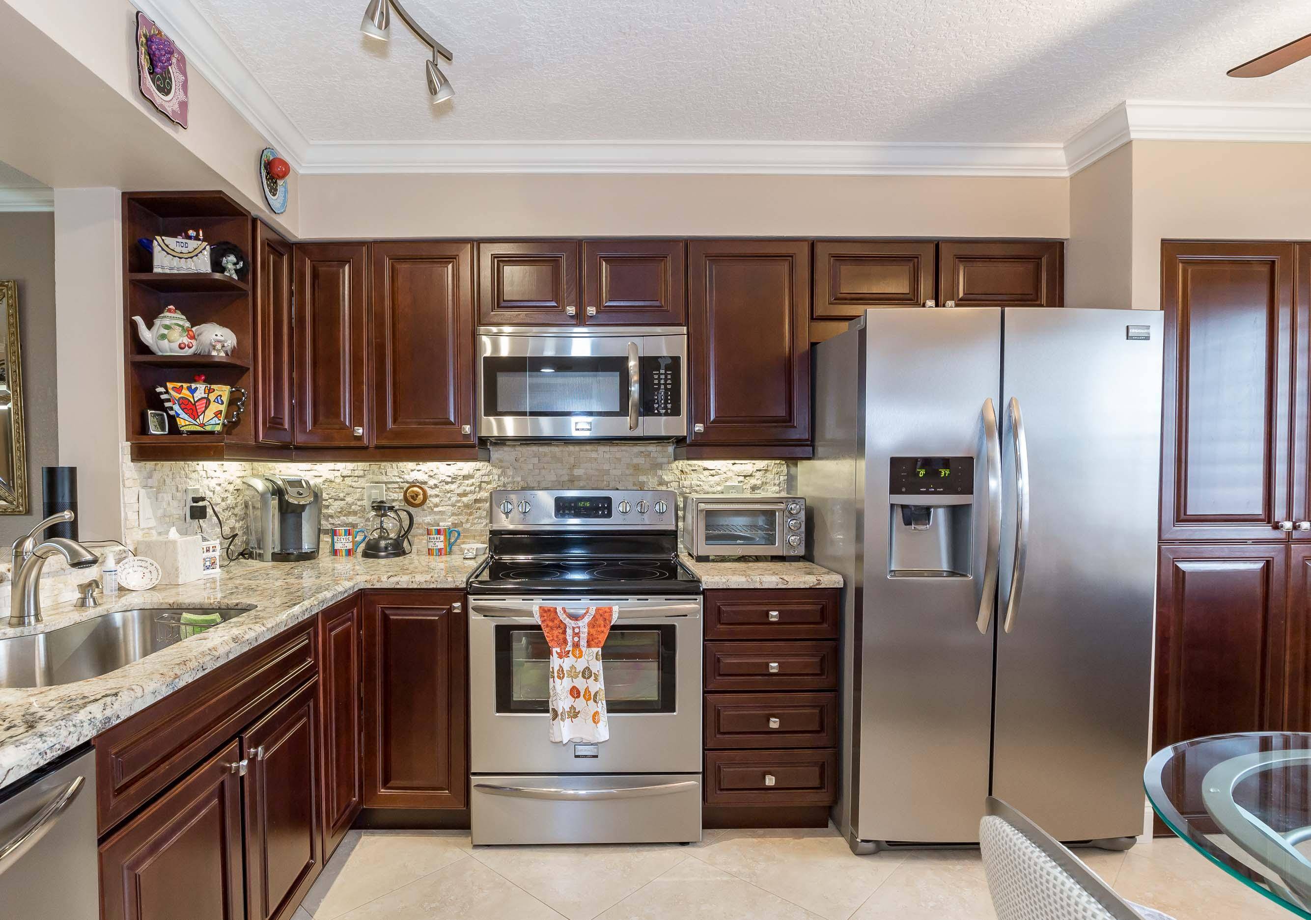 Delray Beach, FL 33484,6149 Pointe Regal CIR 409