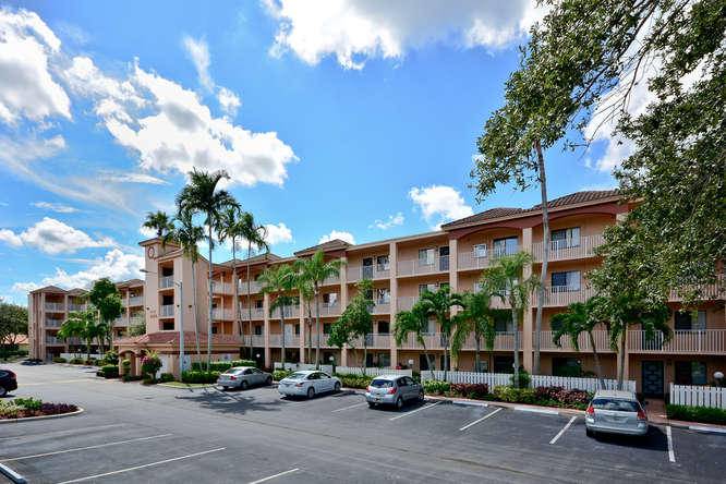 Delray Beach, FL 33484,6093 Pointe Regal CIR 308