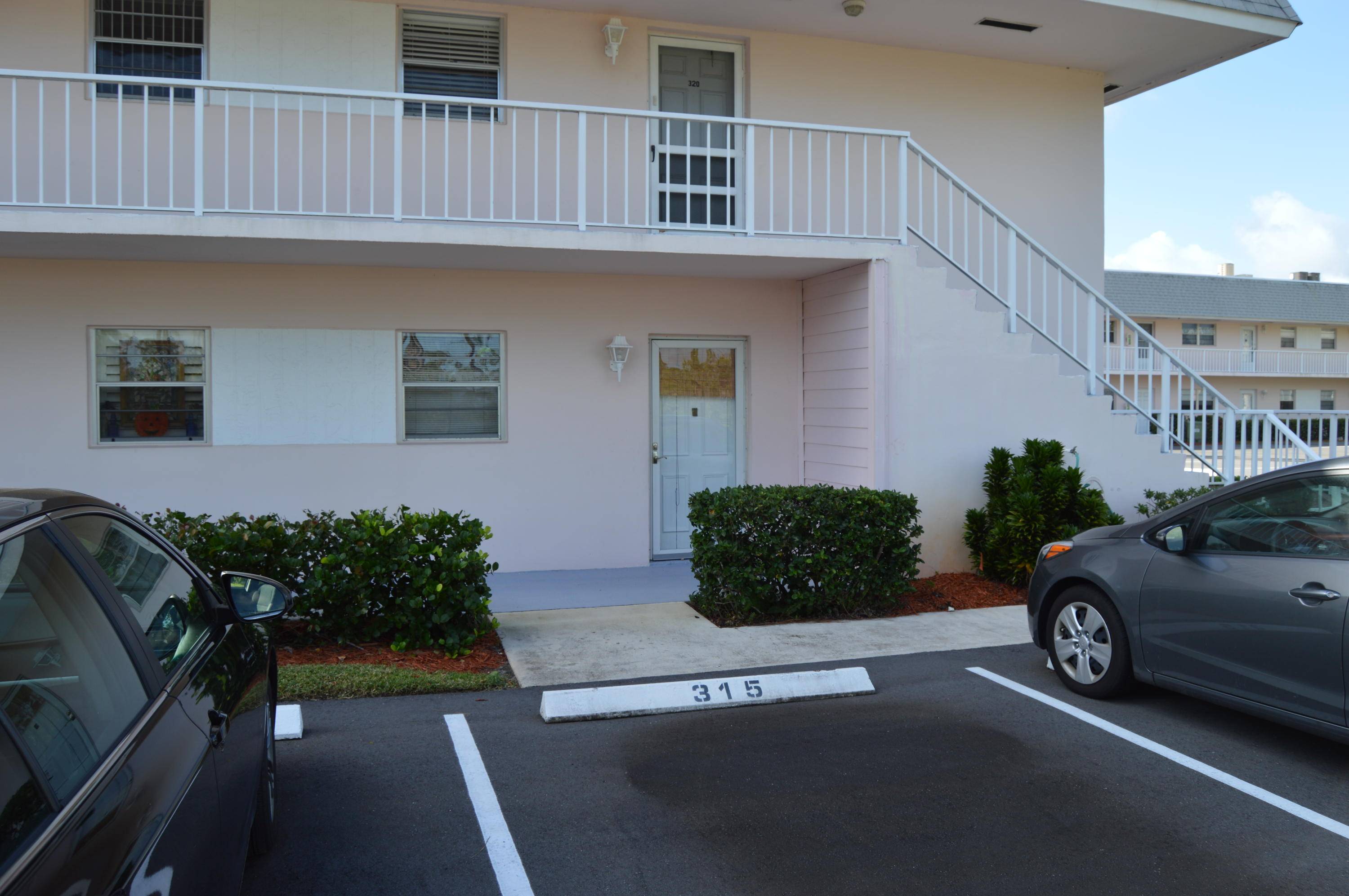 Tequesta, FL 33469,18081 SE Country Club DR 32315