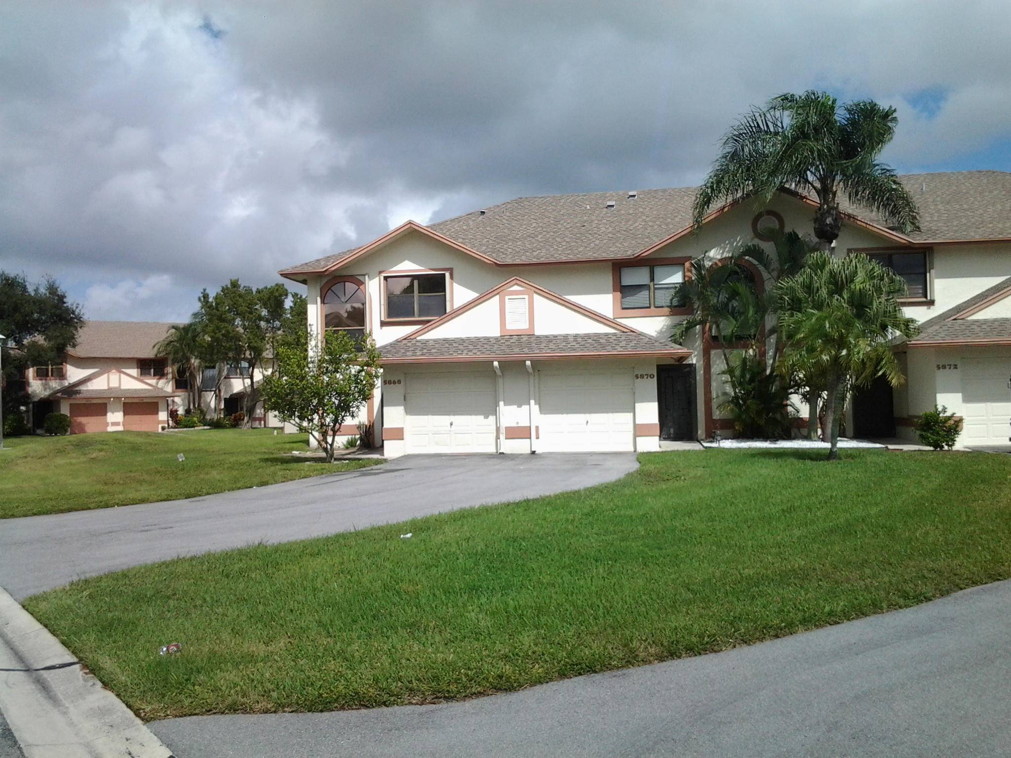 Boynton Beach, FL 33437,5868 Northpointe LN