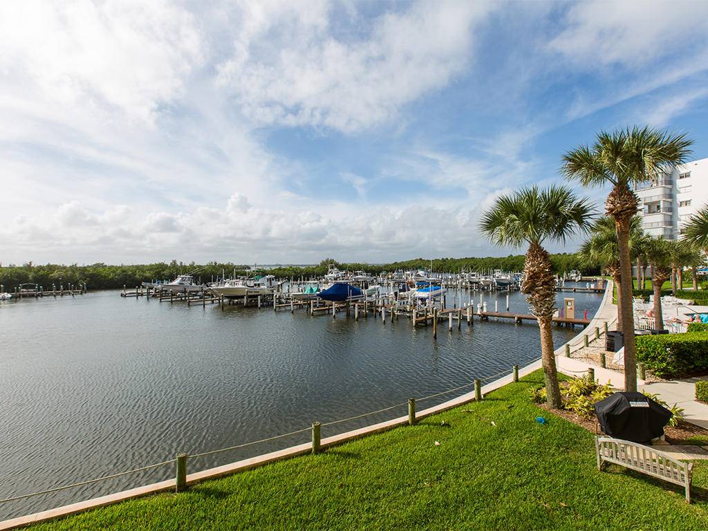 Fort Pierce, FL 34949,5167 N A1a 203