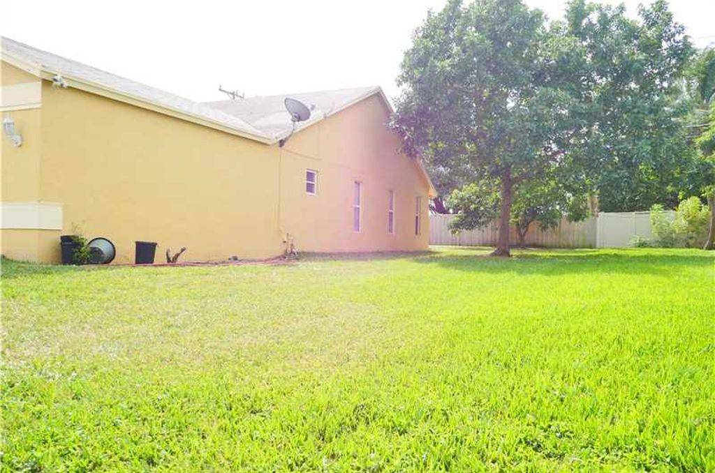 Lantana, FL 33462,1322 W Indies WAY