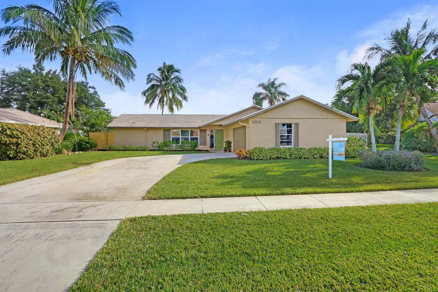 Wellington, FL 33414,1253 Pinetta CIR